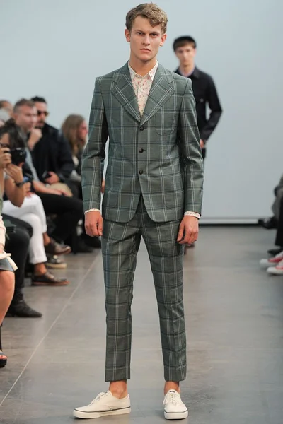Look 7